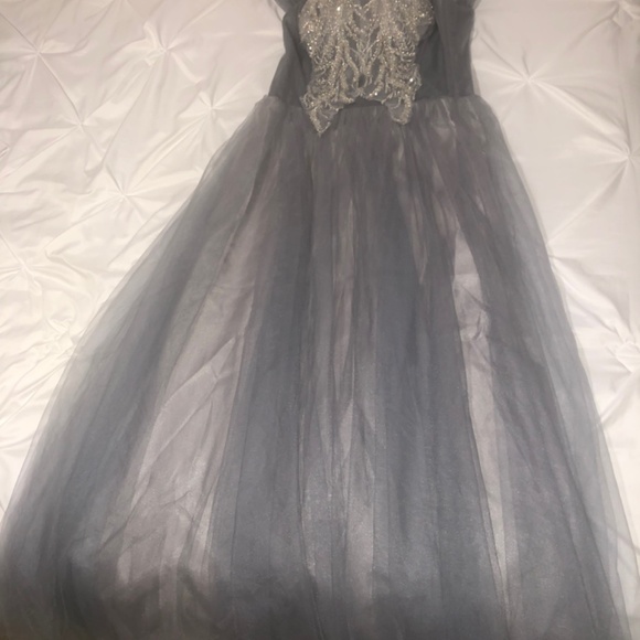 Prom dress - Picture 4 of 8